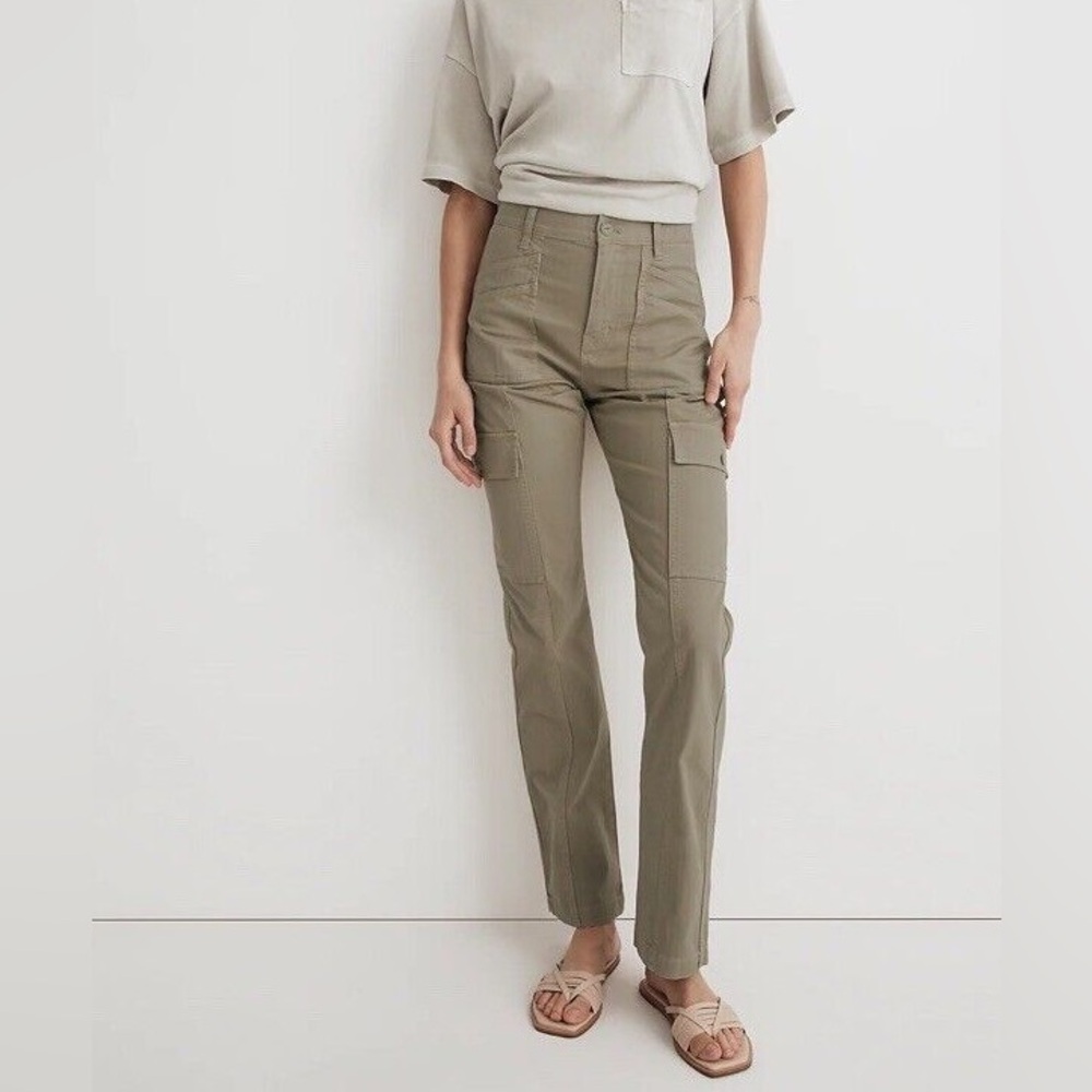 Madewell The Garment-Dyed '90s Straight Cargo Pant in Ash Green